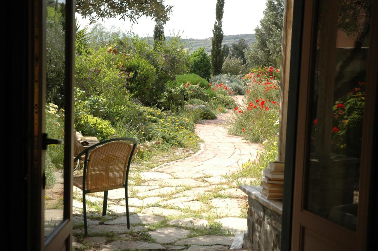 Pensjonat To The Garden Angairiá Zewnętrze zdjęcie
